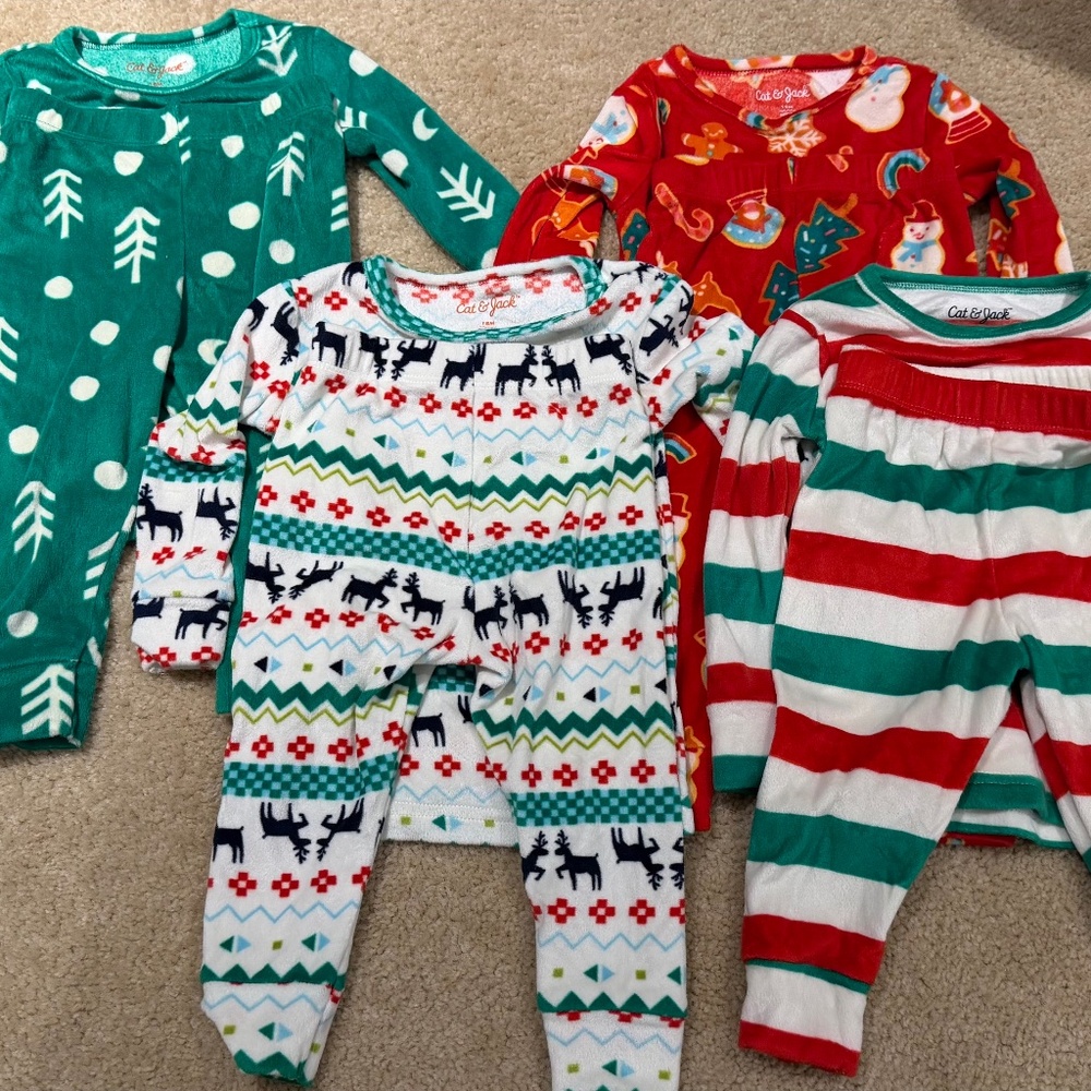 Cat & Jack 18M Christmas Pajama Set – 4 Outfits (Unisex)